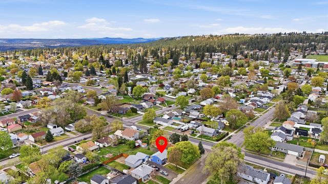 5729 N Lindeke St, Spokane, WA 99205
