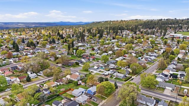 5729 N Lindeke St, Spokane, WA 99205