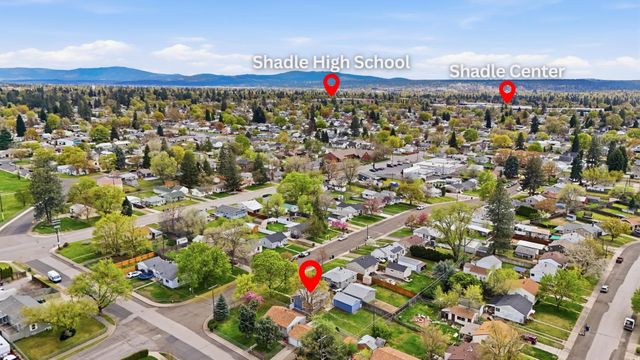 5729 N Lindeke St, Spokane, WA 99205