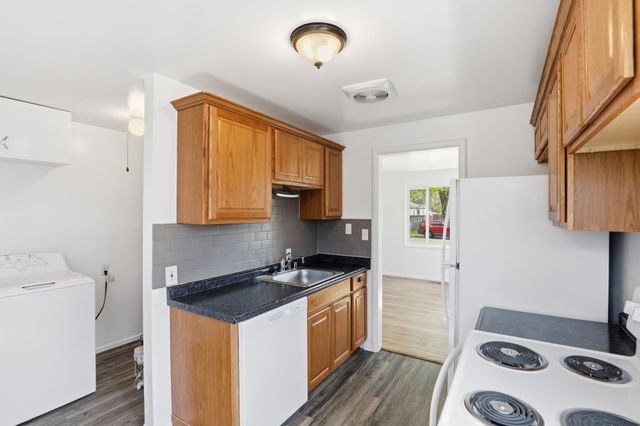 5729 N Lindeke St, Spokane, WA 99205