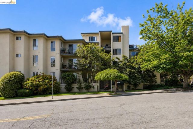 469 Van Buren Ave, Oakland, CA 94610