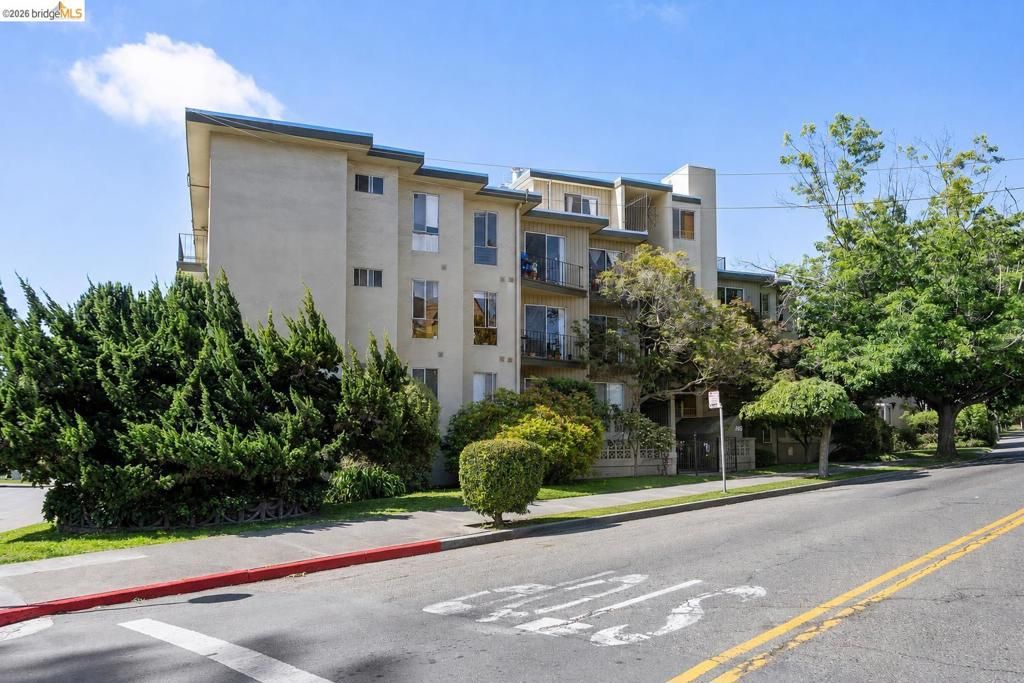 469 Van Buren Ave, Oakland, CA 94610