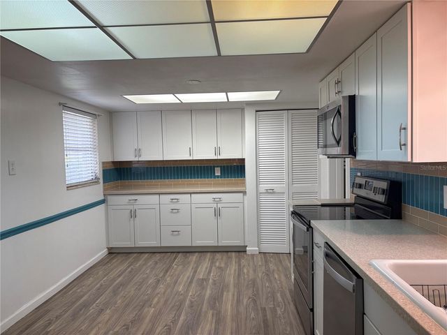 3276 BRUNSWICK LANE 705, Sarasota, FL 34239