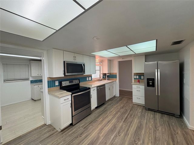 3276 BRUNSWICK LANE 705, Sarasota, FL 34239