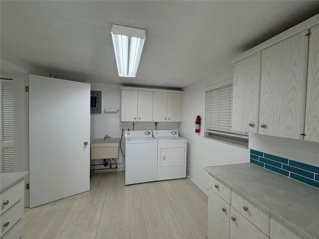 3276 BRUNSWICK LANE 705, Sarasota, FL 34239
