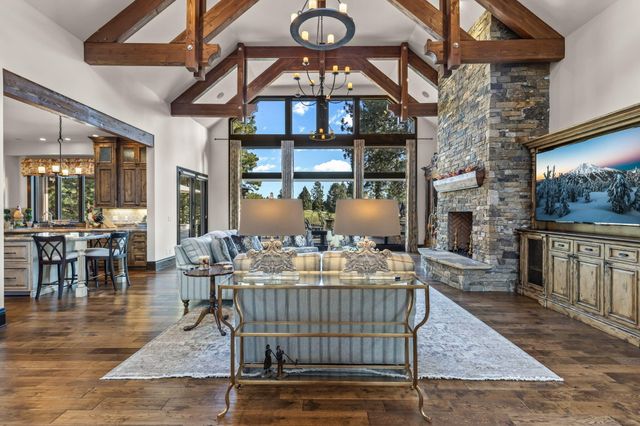 61644 Tam McArthur Loop, Bend, OR 97702