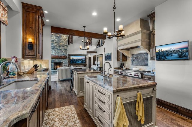 61644 Tam McArthur Loop, Bend, OR 97702