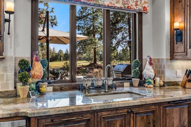 61644 Tam McArthur Loop, Bend, OR 97702