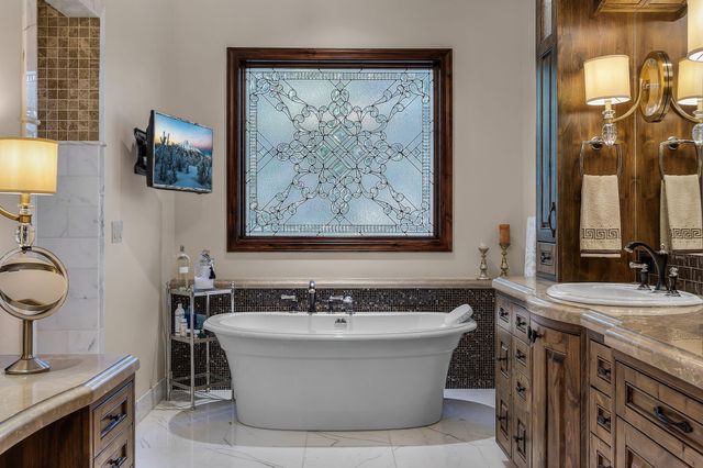 61644 Tam McArthur Loop, Bend, OR 97702