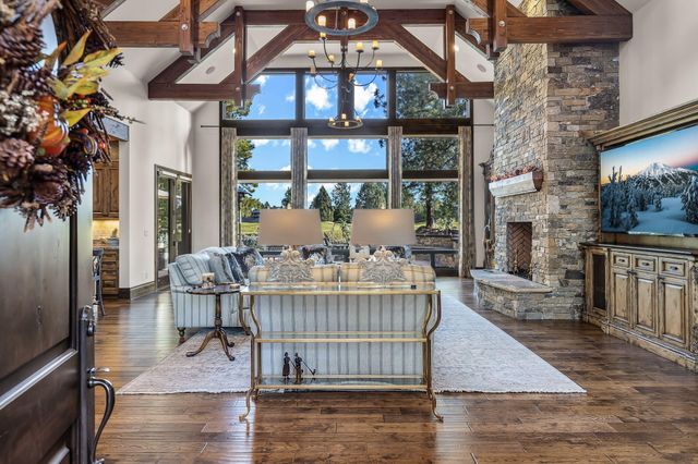 61644 Tam McArthur Loop, Bend, OR 97702