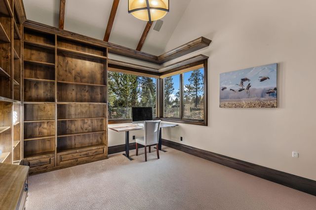 61644 Tam McArthur Loop, Bend, OR 97702