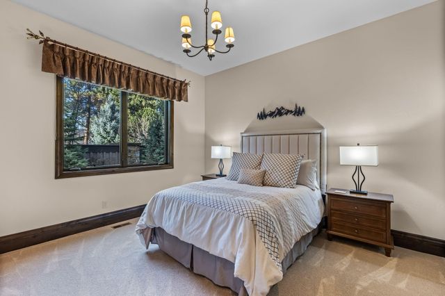 61644 Tam McArthur Loop, Bend, OR 97702