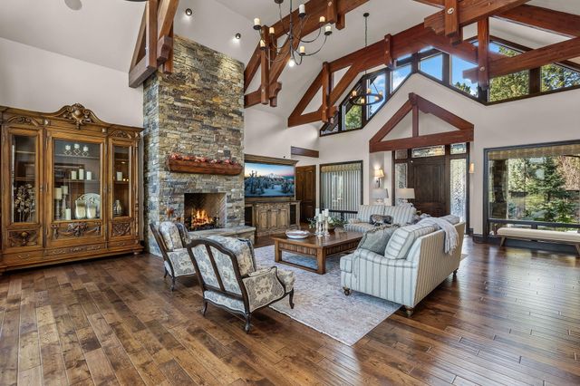 61644 Tam McArthur Loop, Bend, OR 97702