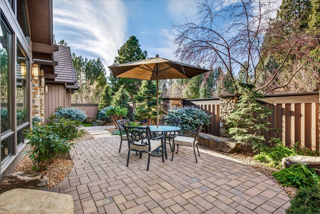 61644 Tam McArthur Loop, Bend, OR 97702