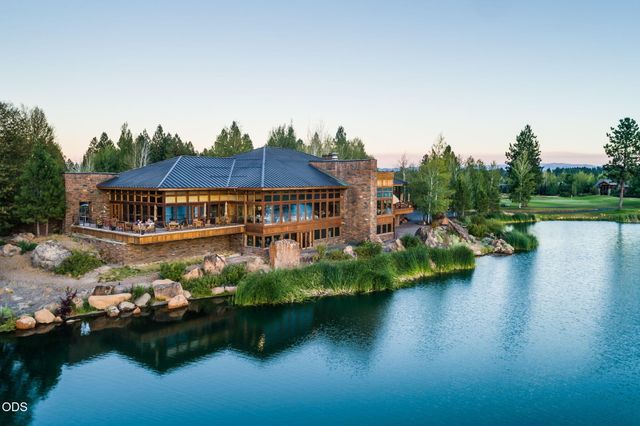 61644 Tam McArthur Loop, Bend, OR 97702