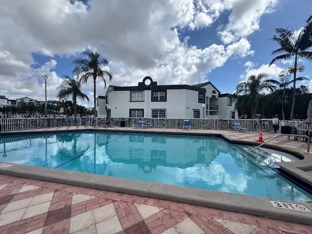 9715 Fontainebleau Blvd E103, Miami, FL 33172