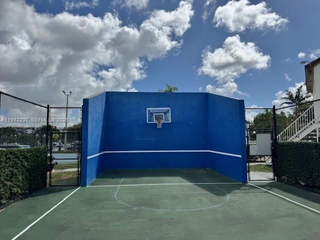 9715 Fontainebleau Blvd E103, Miami, FL 33172