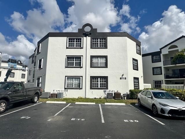 9715 Fontainebleau Blvd E103, Miami, FL 33172