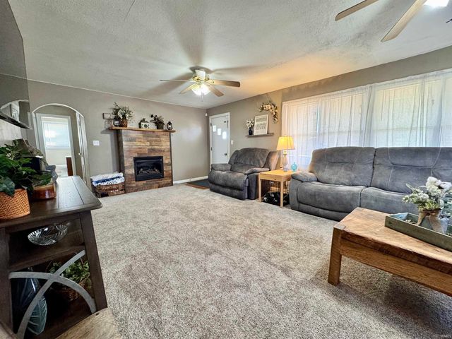 901 S Market Street, Winamac, IN 46996