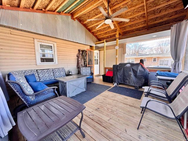 901 S Market Street, Winamac, IN 46996