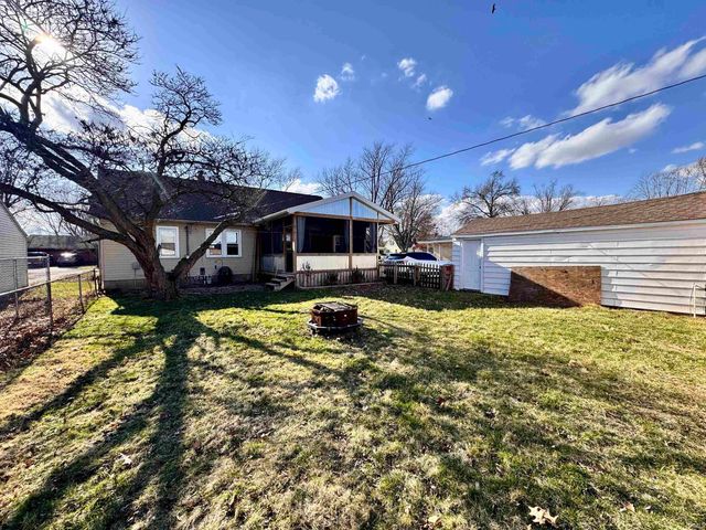 901 S Market Street, Winamac, IN 46996