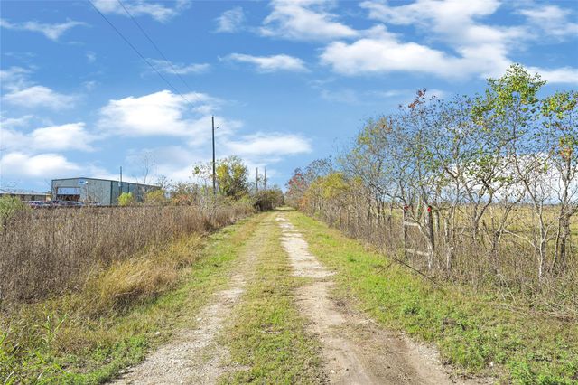 1207 County Road 615, Dayton, TX 77535