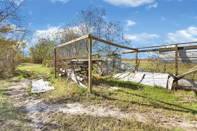 1207 County Road 615, Dayton, TX 77535