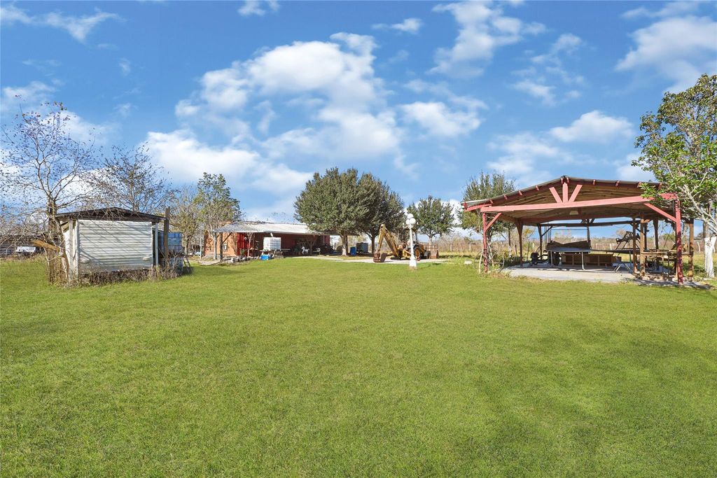 1207 County Road 615, Dayton, TX 77535