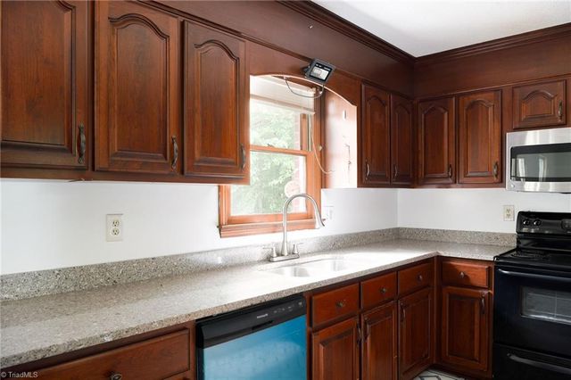 4226 Gumtree Road, Winston-salem, NC 27107