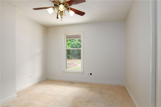 4226 Gumtree Road, Winston-salem, NC 27107