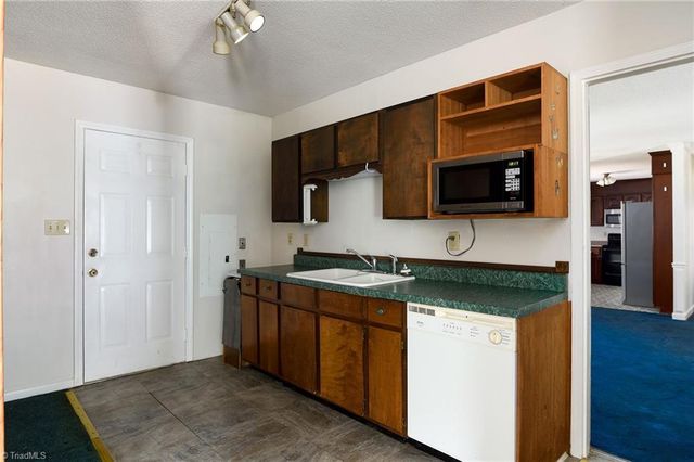 4226 Gumtree Road, Winston-salem, NC 27107