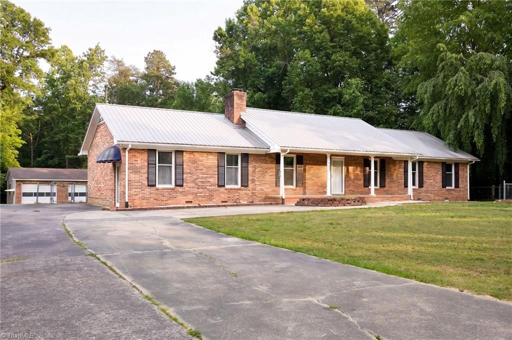 4226 Gumtree Road, Winston-salem, NC 27107