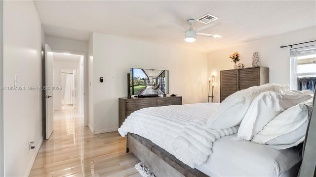 7101 NW 40th St, Coral Springs, FL 33065