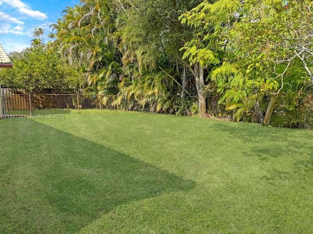 7101 NW 40th St, Coral Springs, FL 33065