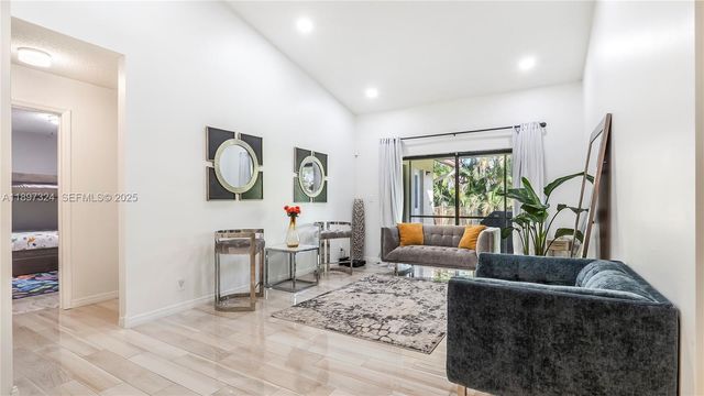 7101 NW 40th St, Coral Springs, FL 33065