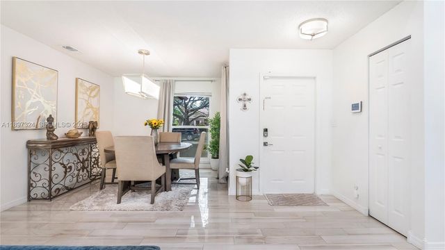 7101 NW 40th St, Coral Springs, FL 33065