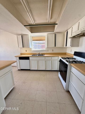 4713 G T POWERS Drive, El Paso, TX 79924