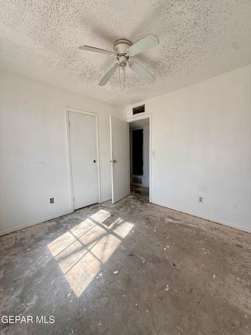 4713 G T POWERS Drive, El Paso, TX 79924