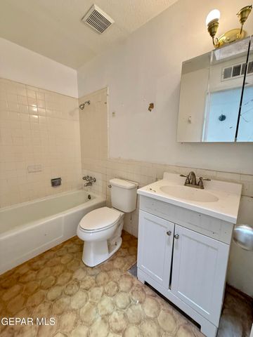 4713 G T POWERS Drive, El Paso, TX 79924