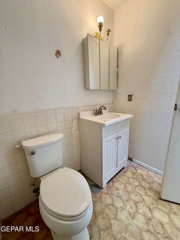 4713 G T POWERS Drive, El Paso, TX 79924