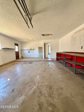 4713 G T POWERS Drive, El Paso, TX 79924