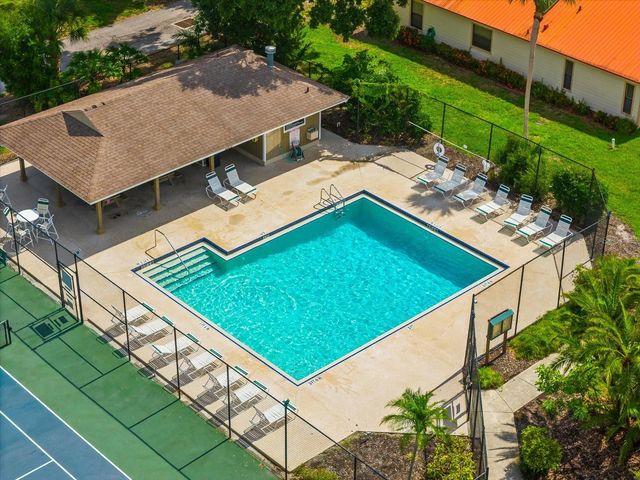 8240 CYPRESS LAKE DRIVE, Sarasota, FL 34243