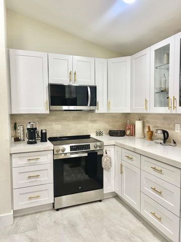 8240 CYPRESS LAKE DRIVE, Sarasota, FL 34243