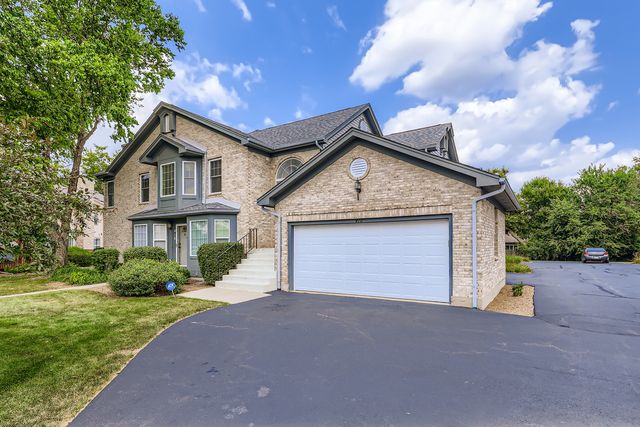 416 Kresswood Drive D, Mchenry, IL 60050
