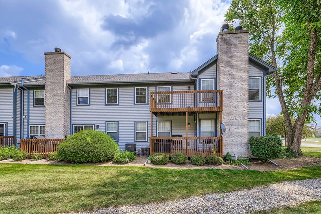 416 Kresswood Drive D, Mchenry, IL 60050