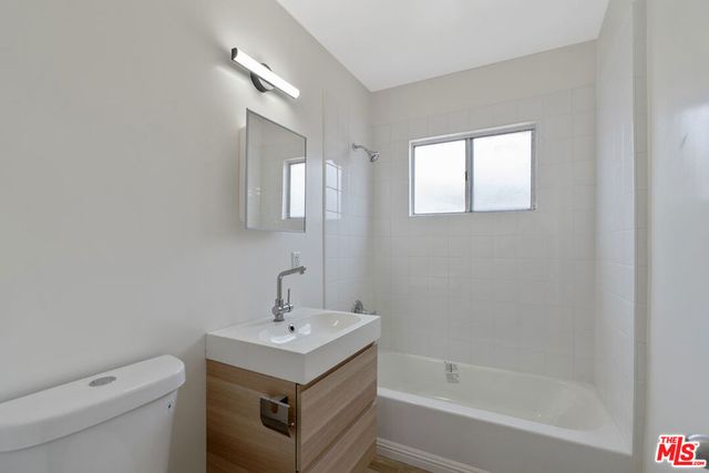 945 N Ditman Avenue, Los Angeles, CA 90063