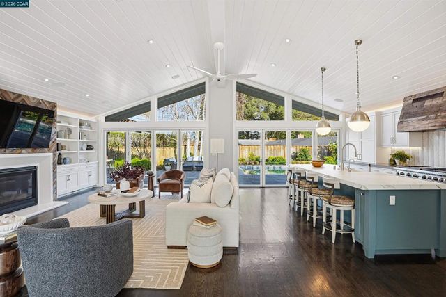 1 Green Acres Ct, Lafayette, CA 94549