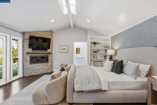 1 Green Acres Ct, Lafayette, CA 94549