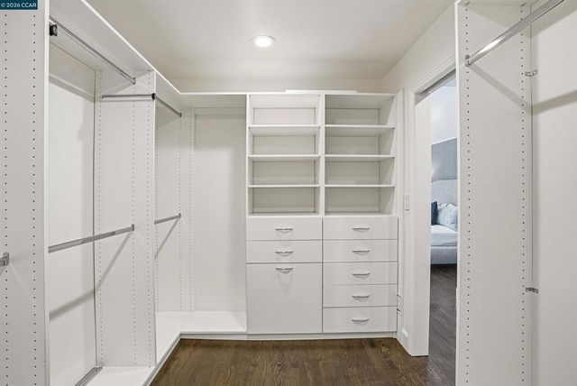 1 Green Acres Ct, Lafayette, CA 94549