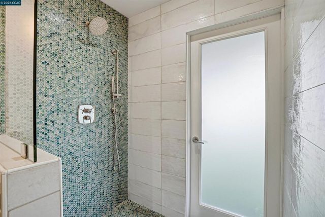 1 Green Acres Ct, Lafayette, CA 94549